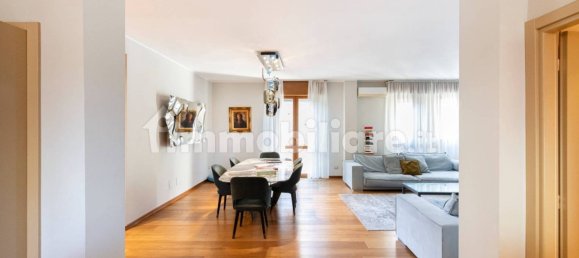 3 bedrooms Apartment in Milan, Italy No. 331047 20