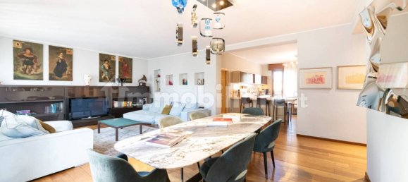 3 bedrooms Apartment in Milan, Italy No. 331047 17