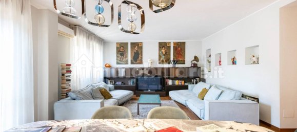 3 bedrooms Apartment in Milan, Italy No. 331047 15