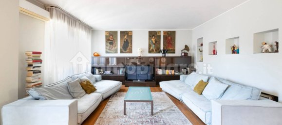 3 bedrooms Apartment in Milan, Italy No. 331047 12
