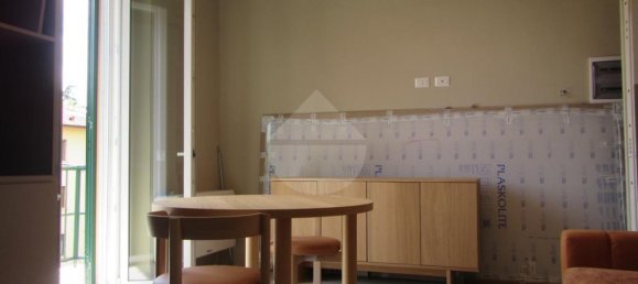 2 rooms Apartment in Florence, Italy No. 309281 3