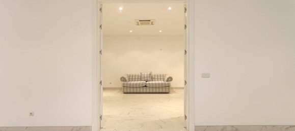 8 bedrooms Villa in Malaga, Spain No. 130915 42