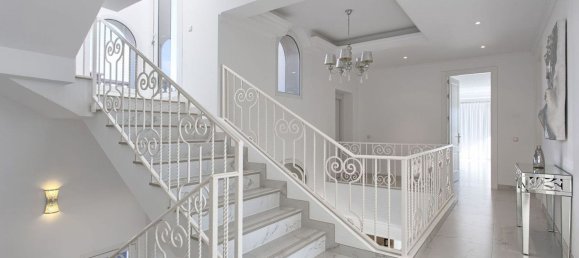 8 bedrooms Villa in Malaga, Spain No. 130915 13