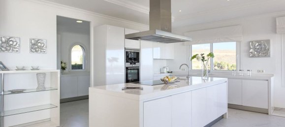 8 bedrooms Villa in Malaga, Spain No. 130915 8