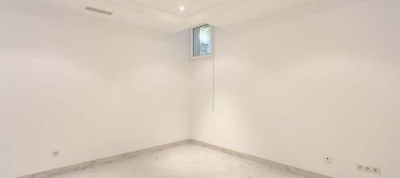 8 bedrooms Villa in Malaga, Spain No. 130915 39