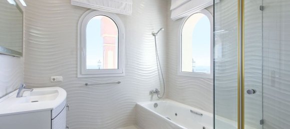 8 bedrooms Villa in Malaga, Spain No. 130915 26