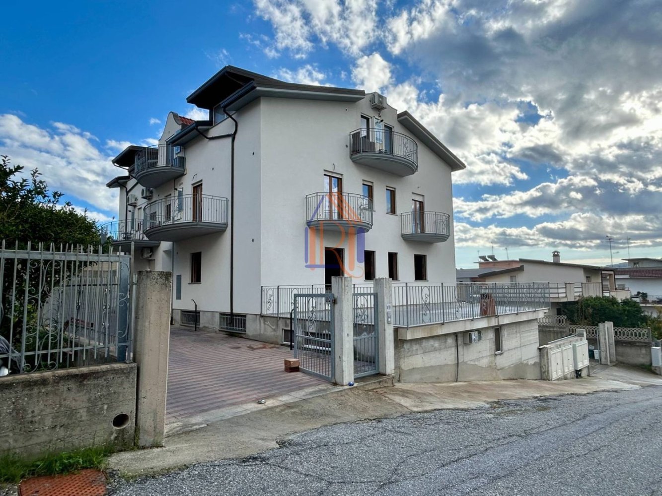 Ático de 3 habitaciónes en Satriano, Italy No. 172700