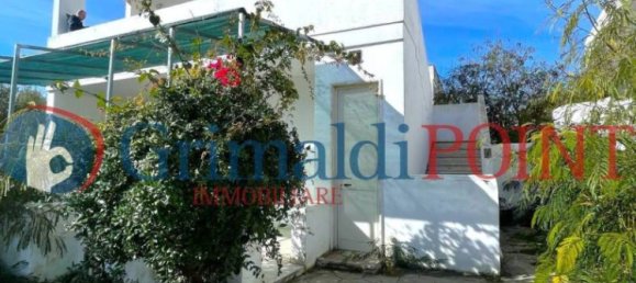 Дом с 8 спальнями в Gallipoli, Италия № 90353 4