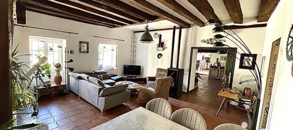 3 bedrooms House in Tavers, France No. 70222 3