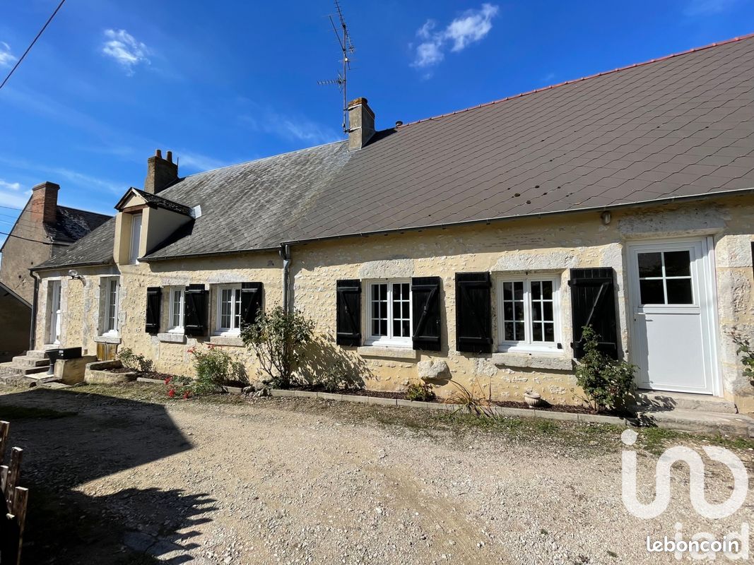 3 bedrooms House in Tavers, France No. 70222