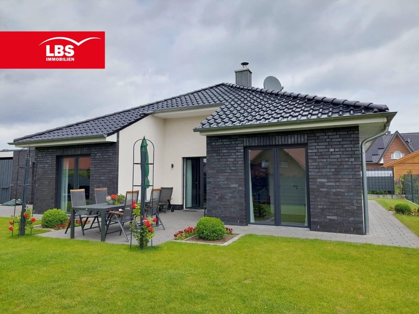 Бунгало с 3 комнатами в Оснабрюк, Германия № 124574