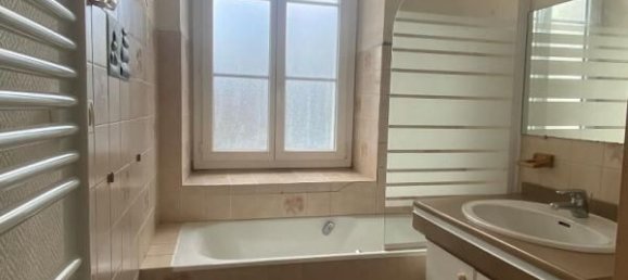 3 bedrooms Apartment in Montbrison, France No. 242349 7