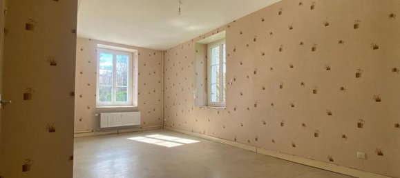 3 bedrooms Apartment in Montbrison, France No. 242349 2