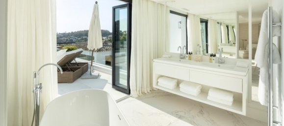 5 bedrooms Villa in Marbella, Spain No. 110344 19