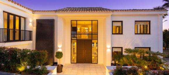 5 bedrooms Villa in Marbella, Spain No. 110344 32