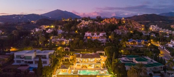 5 bedrooms Villa in Marbella, Spain No. 110344 37