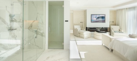 5 bedrooms Villa in Marbella, Spain No. 110344 17