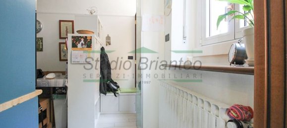 2غرفة شقة في Carate Brianza, Italy رقم 314703 17