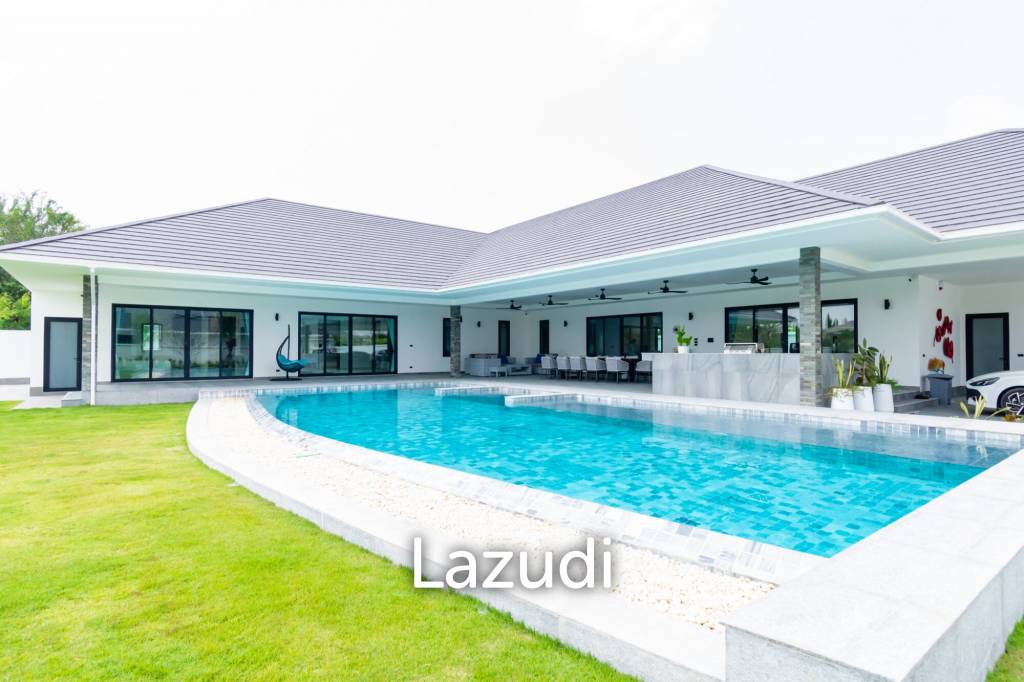 4 bedrooms Villa in Pran Buri, Thailand No. 13200