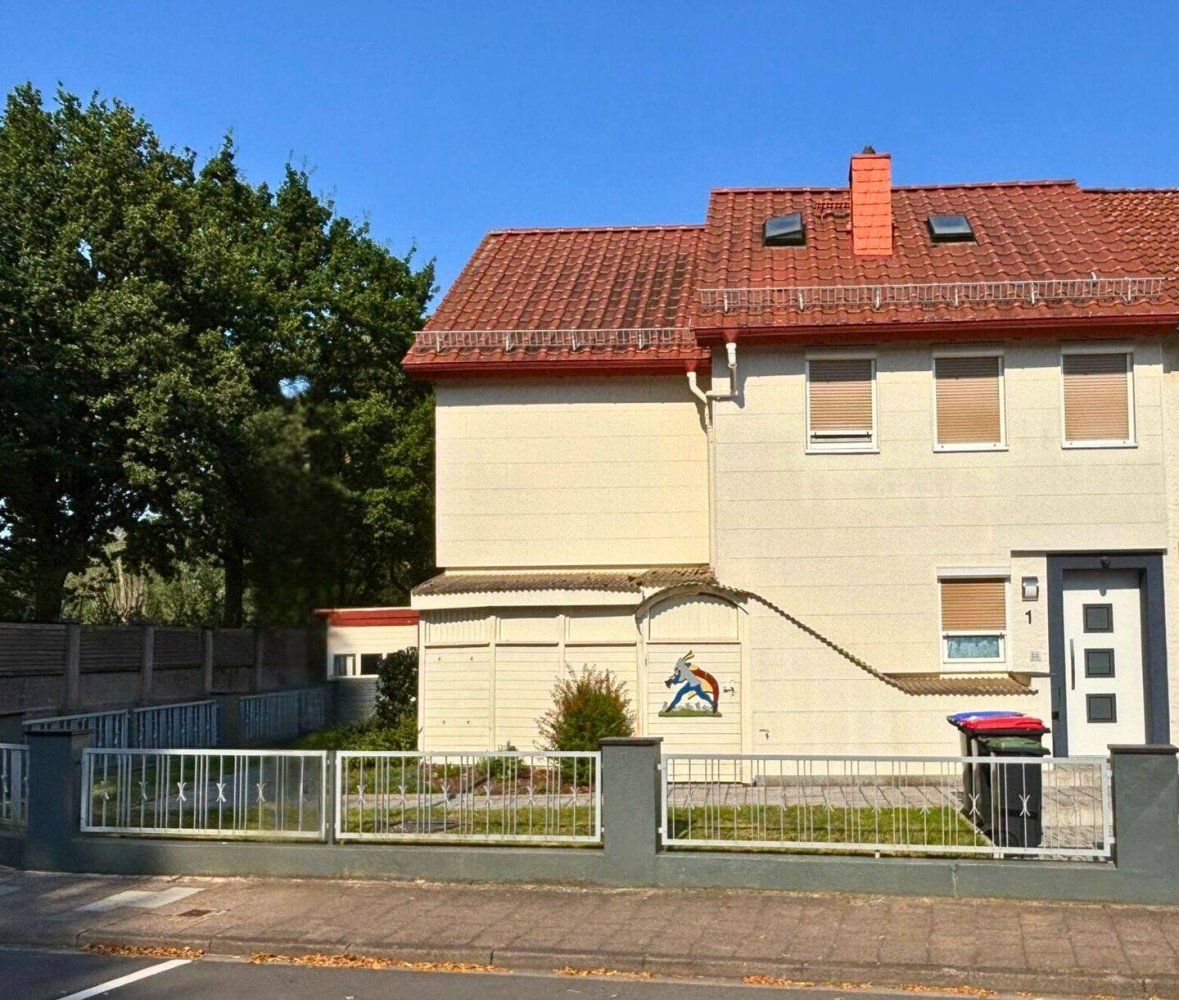 Adosado de 6 habitaciónes en Hameln-Pyrmont, Germany No. 369402