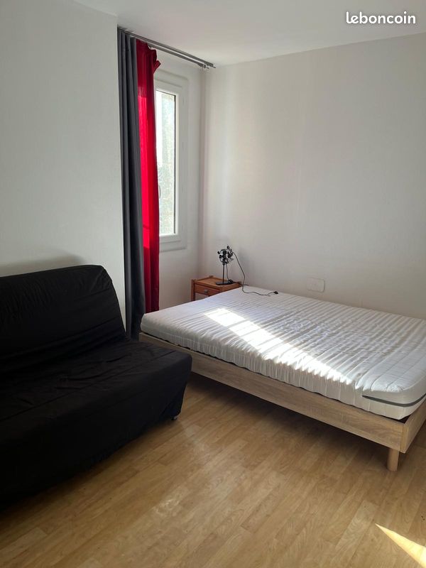 Studio in Angouleme, France No. 341719