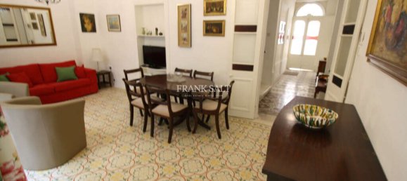 3 bedrooms Townhouse in Sliema, Malta No. 8864 2