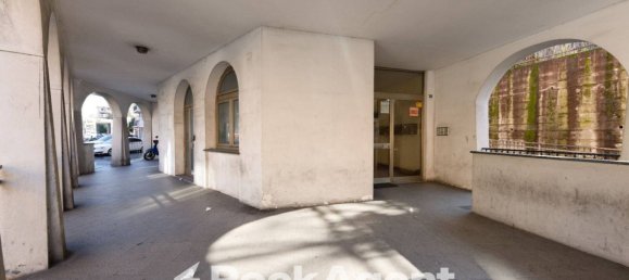 5 rooms Commercial property in Genoa, Italy No. 272206 6