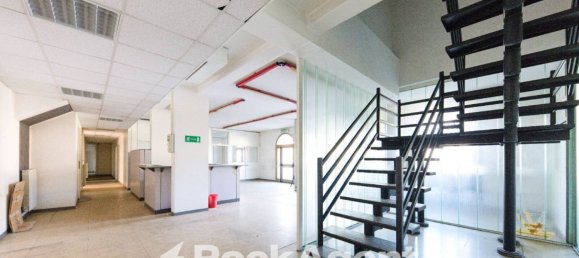 5 rooms Commercial property in Genoa, Italy No. 272206 8