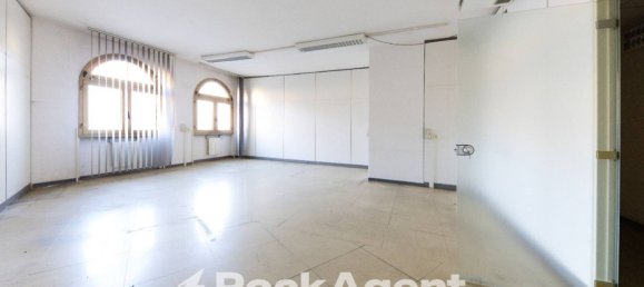 5 rooms Commercial property in Genoa, Italy No. 272206 11
