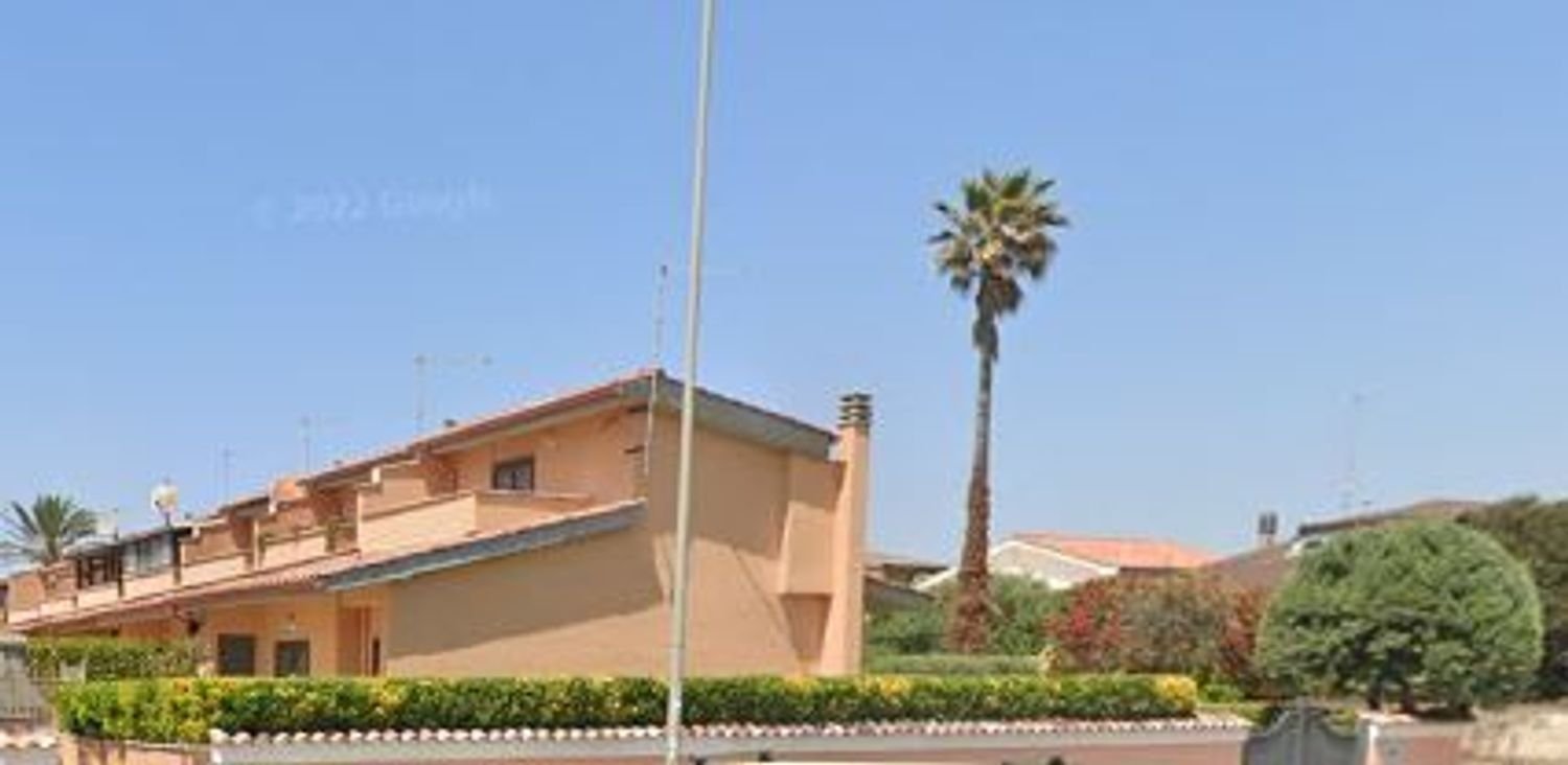 3 rooms House in Pomezia, Italy No. 158086