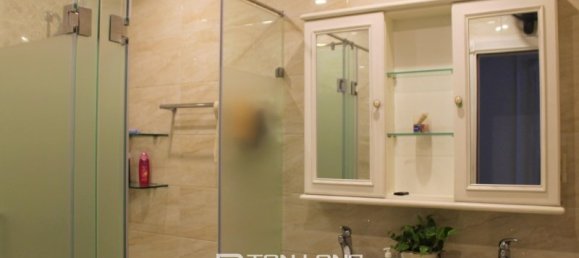 Villa de 4 dormitorios en Long Bien, Vietnam No. 834 14