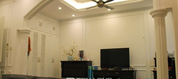 Villa de 4 dormitorios en Long Bien, Vietnam No. 834 21