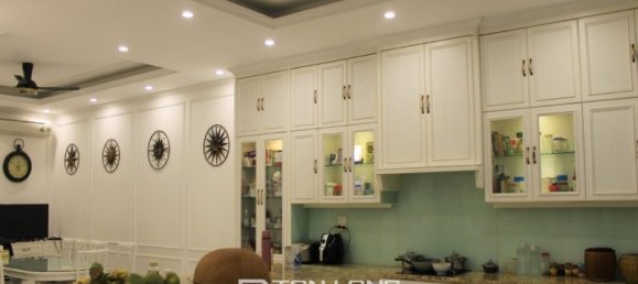 Villa de 4 dormitorios en Long Bien, Vietnam No. 834 6