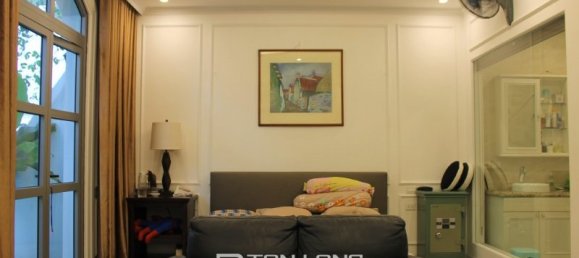 Villa de 4 dormitorios en Long Bien, Vietnam No. 834 2