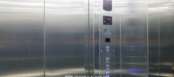 Villa de 4 dormitorios en Long Bien, Vietnam No. 834 10