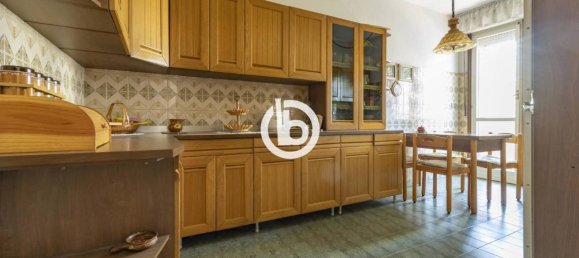 4-Zimmer Wohnung in Bologna, Italy, Nr. 33030 6