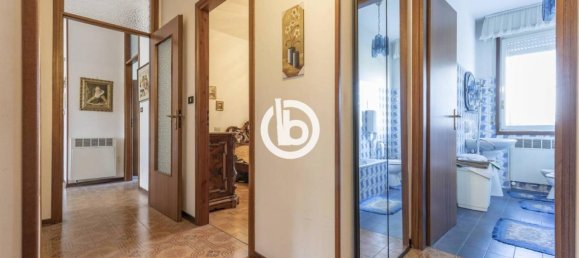 4-Zimmer Wohnung in Bologna, Italy, Nr. 33030 33