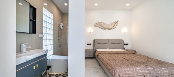 5 bedrooms Villa in Pattaya, Thailand No. 71998 14