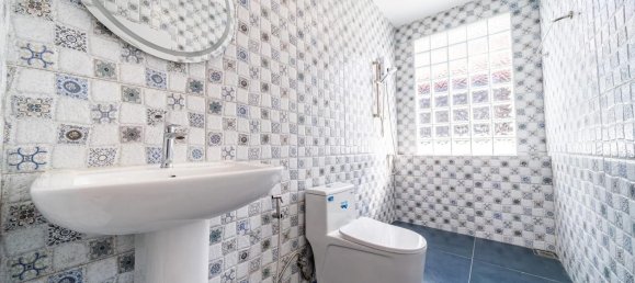 5 bedrooms Villa in Pattaya, Thailand No. 71998 18