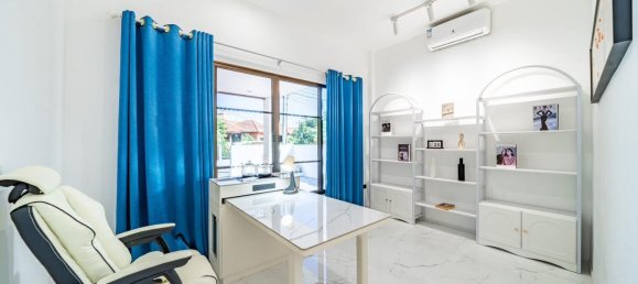 5 bedrooms Villa in Pattaya, Thailand No. 71998 9