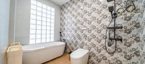 5 bedrooms Villa in Pattaya, Thailand No. 71998 11