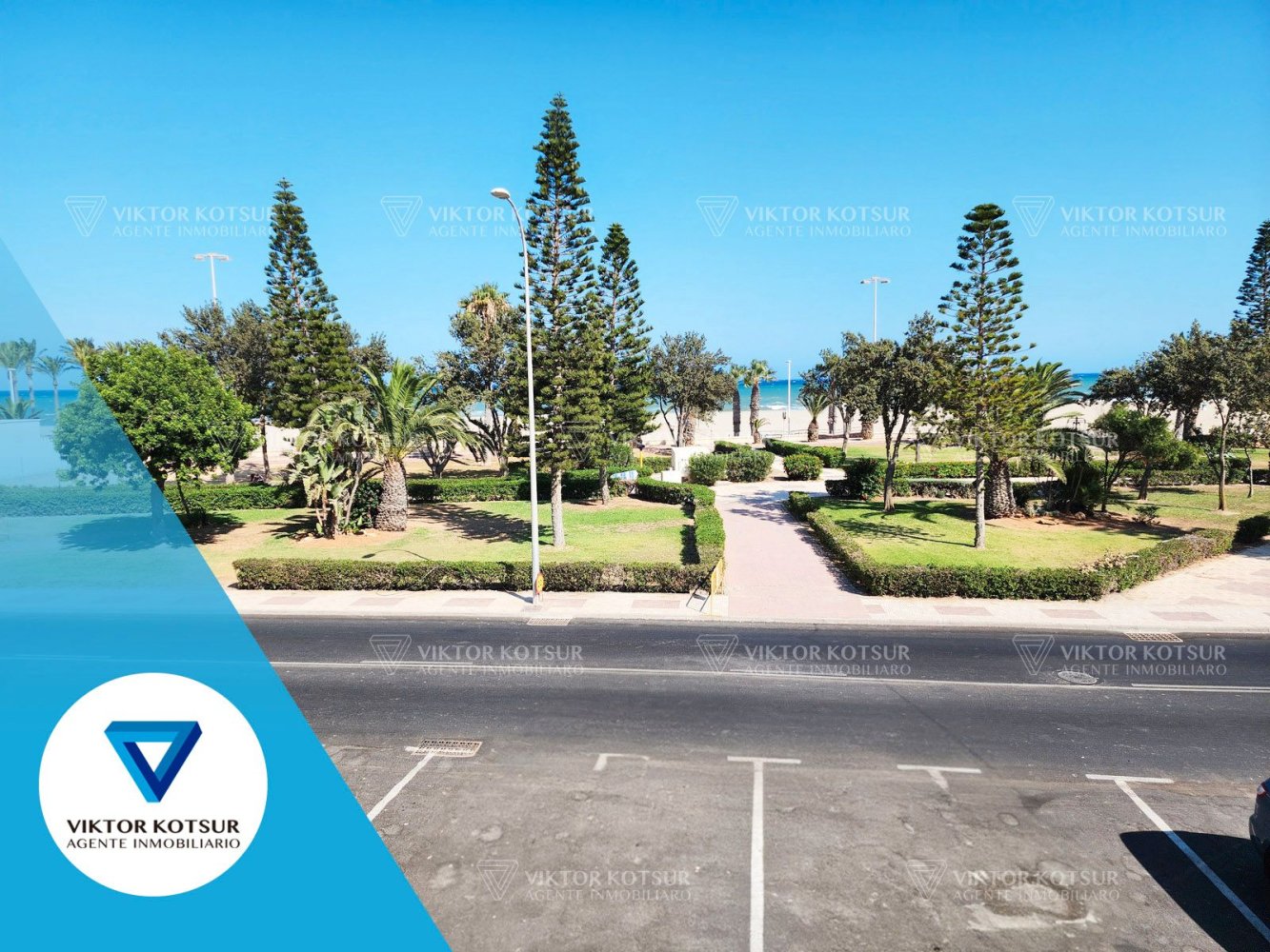 2 bedrooms Townhouse in Roquetas de Mar, Spain No. 186657