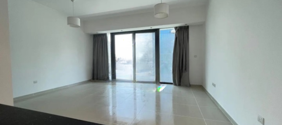 Studio in Dubai, UAE No. 21548 2