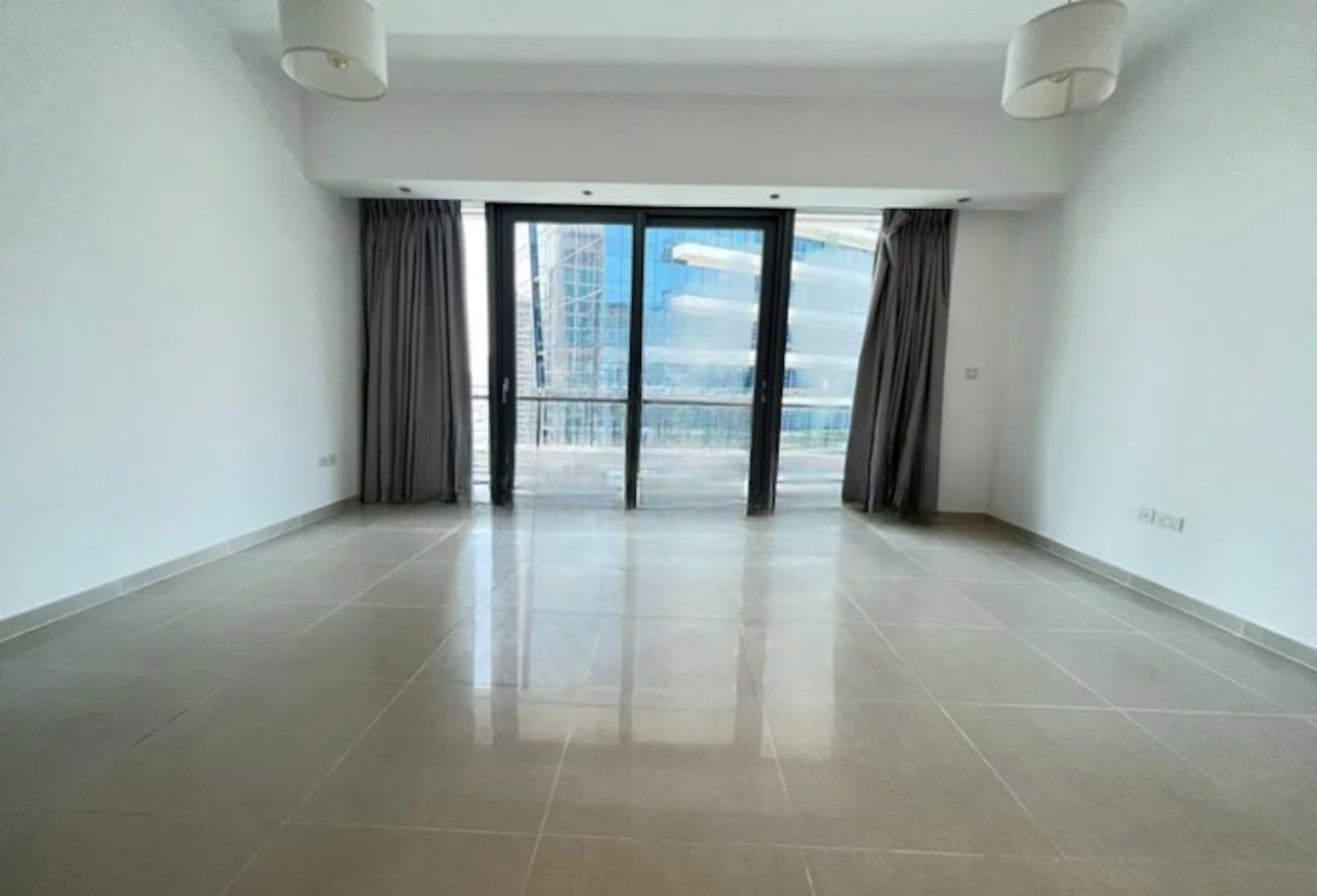 Studio in Dubai, UAE No. 21548