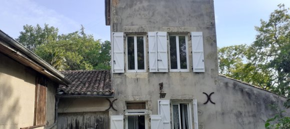 3 bedrooms Castles in Espiens, France No. 103056 2