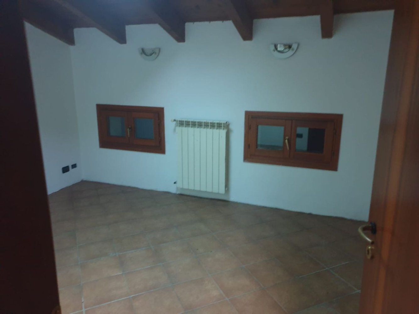 Квартира с 3 комнатами в Конкордия сулла Секкьи, Италия № 79889