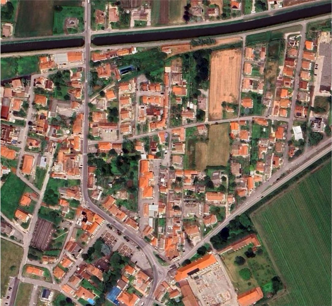 42m² Commercial property in Cona, Italy No. 351847