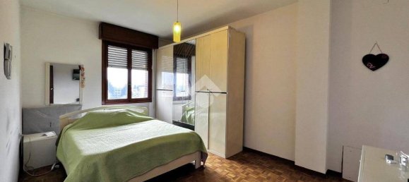 Apartamento de 2 dormitorios en Varese, Italy No. 141219 13