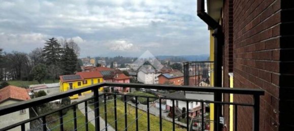 Apartamento de 2 dormitorios en Varese, Italy No. 141219 22