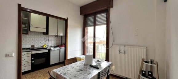 Apartamento de 2 dormitorios en Varese, Italy No. 141219 3